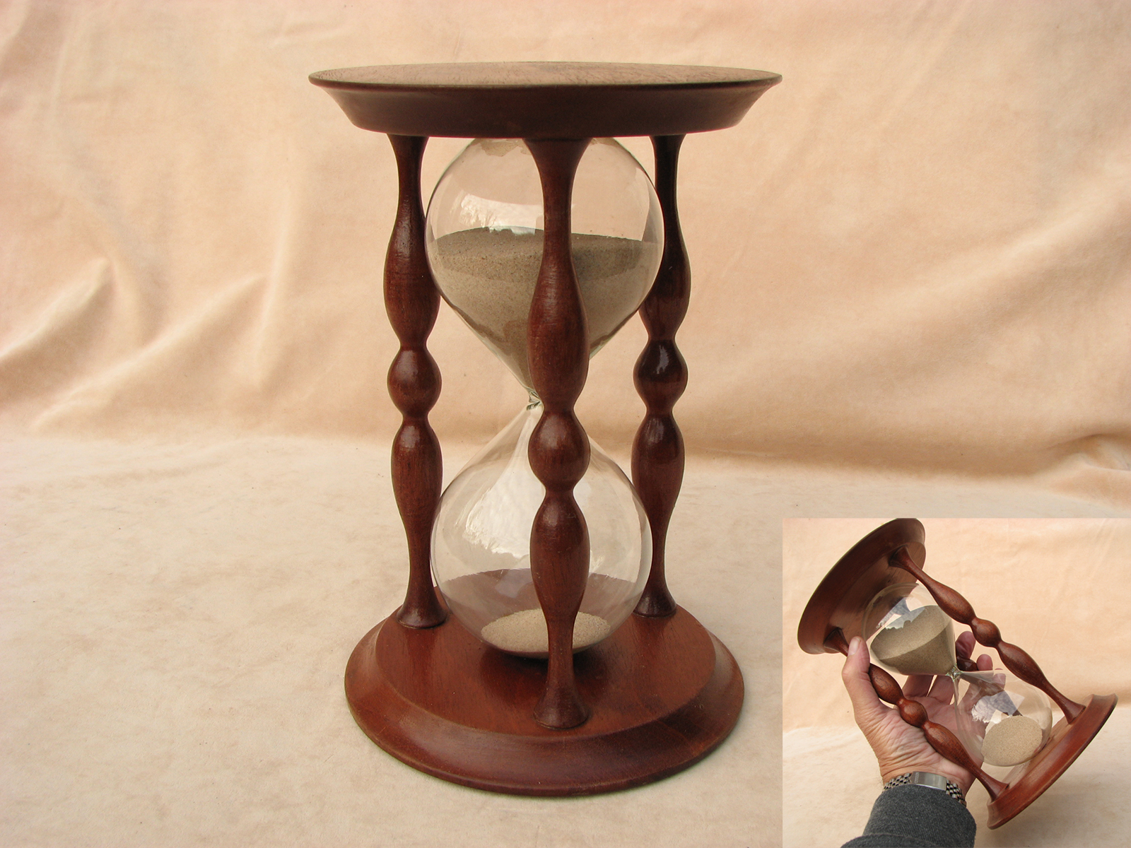Vintage hourglass in 3 pillar circular hardwood stand